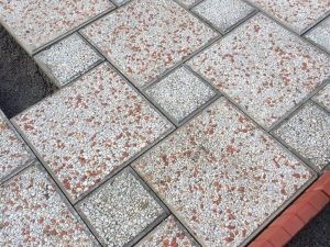 نگهداری از کف پوش های بتنی به چه صورت می باشد؟